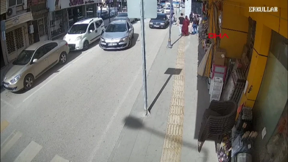 Burdur'da elektrikli bisiklet ile otomobil çarpıştı: 1 yaralı | BURDUR HABERLERİ