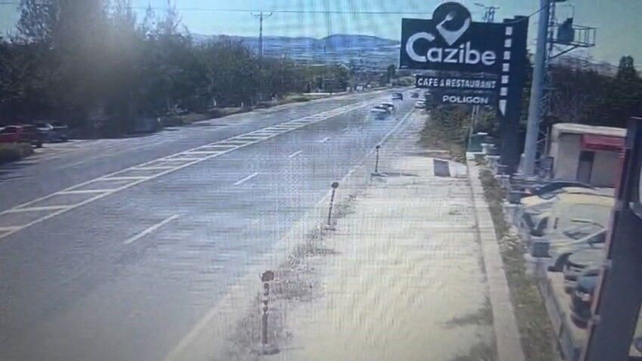 Elazığ’da 5 Kişinin Yaralandığı Kaza Kamerada