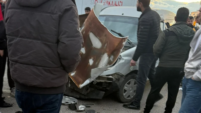 Hakkari'de zincirleme kaza: 12 kişi yaralandı