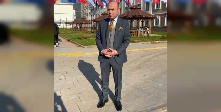 Yenipazar'da geri manevra yapan araç, müdürü ağır yaraladı