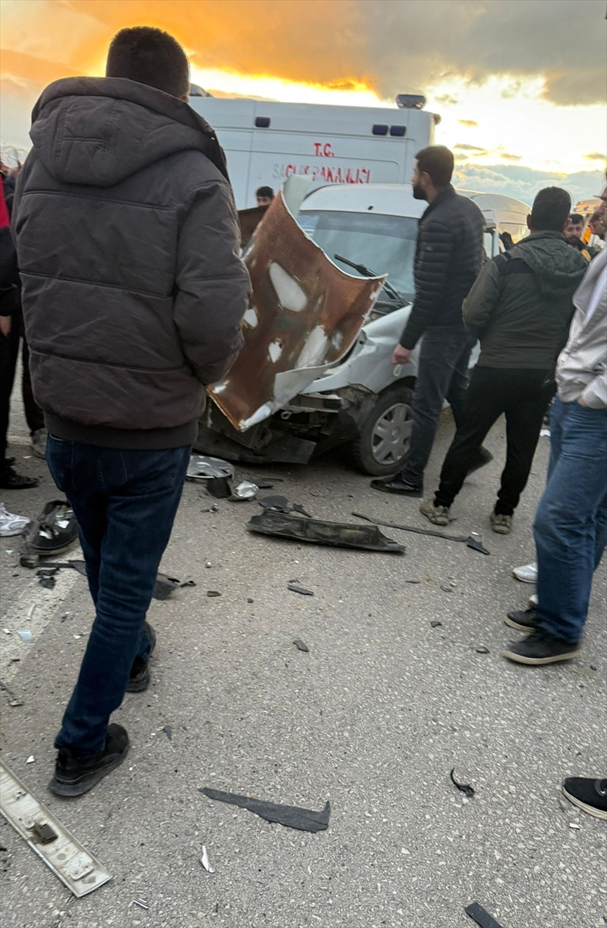 Yüksekova'da Zincirleme Kaza: 12 Yaralı