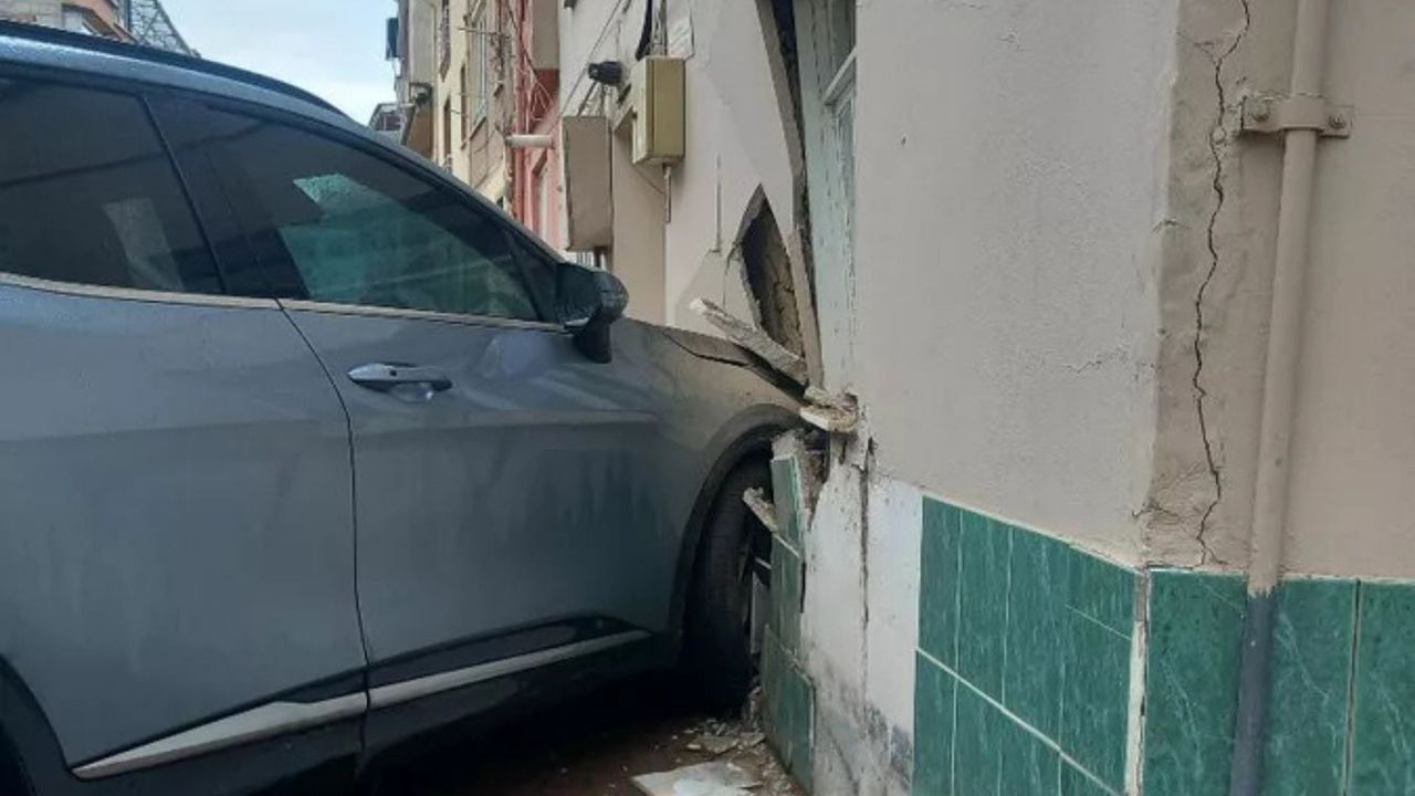 Bursa’da dehşete düşüren kaza: Evin duvarı yerle bir oldu!