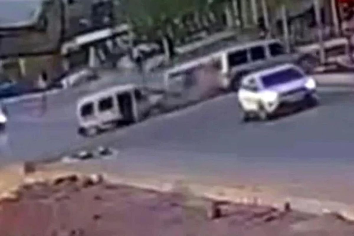 Yüksekova'da zincirleme kaza: 11 yaralı