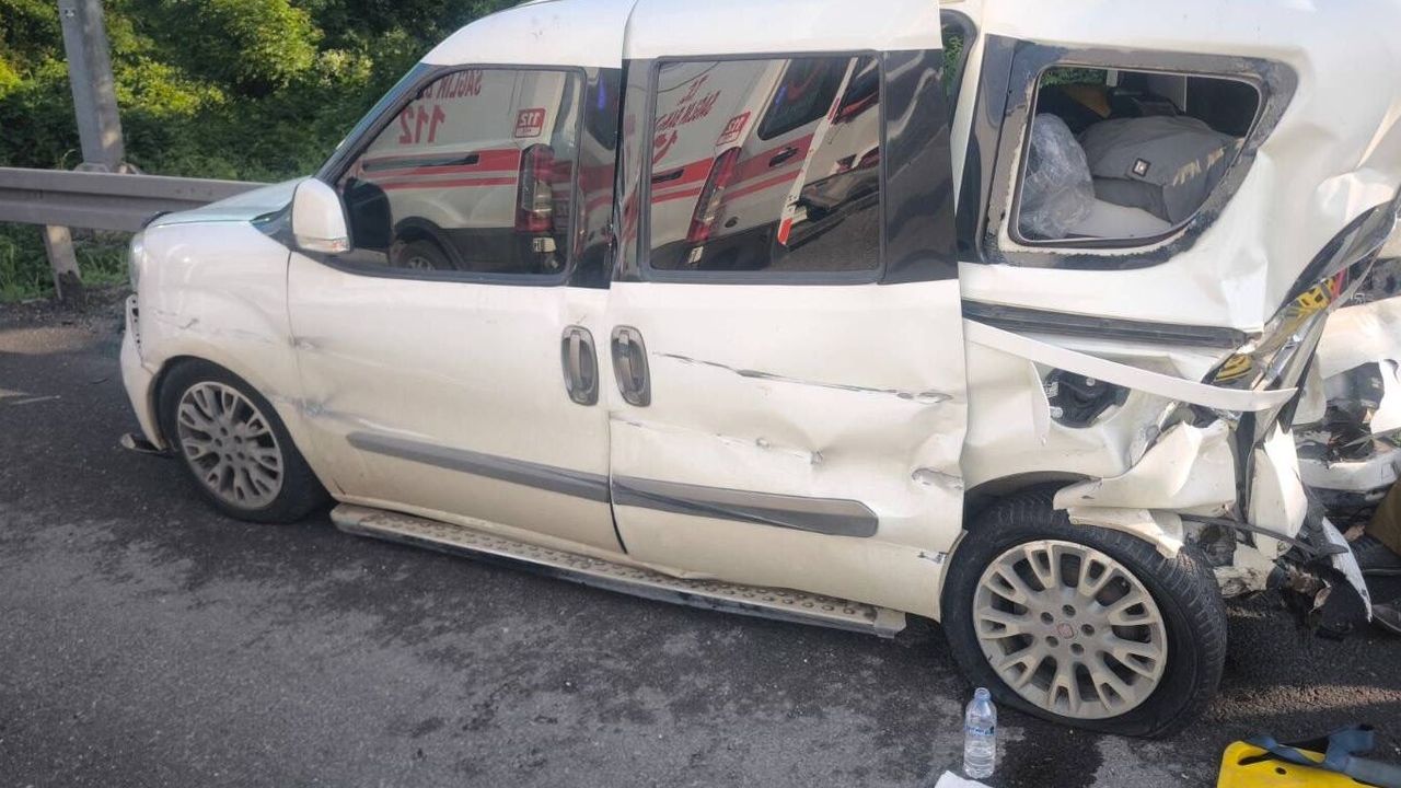 Anadolu Otoyolu Düzce geçişinde zincirleme trafik kazası: 3 yaralı