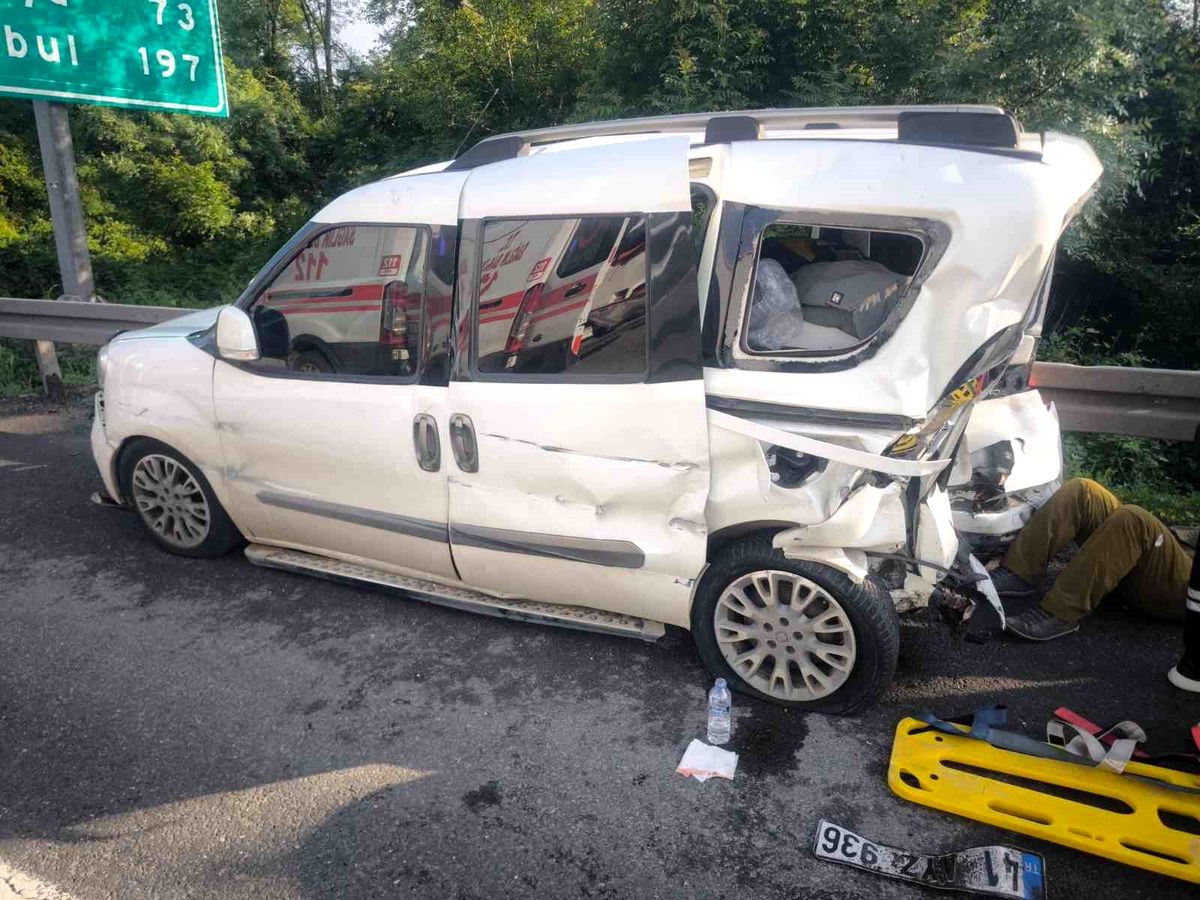 Düzce'de Zincirleme Trafik Kazası: 3 Yaralı