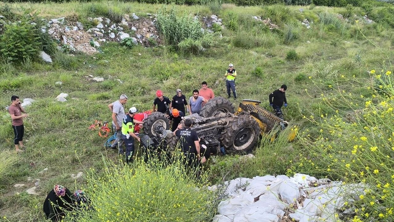 Hatay Dörtyol’da traktör kazası: Dere yatağına devrilen aracın sürücüsü öldü