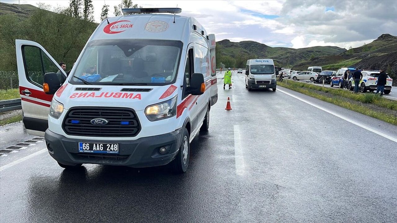Yozgat trafik kazası: Yardıma koşarken otomobilin çarptığı yaya öldü