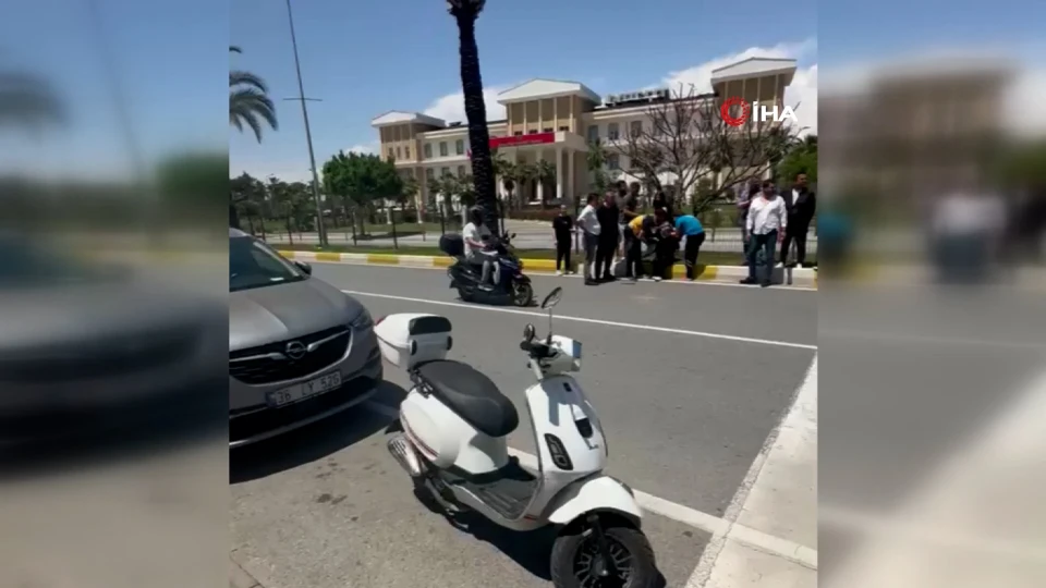 Antalya'da yaya geçidi kazası: Yayalara yol veren otomobile motosiklet böyle çarptı
