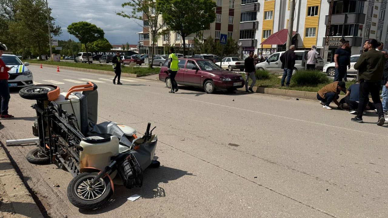 Afşinbey Caddesi’nde Trafik Kazası: 1 Yaralı