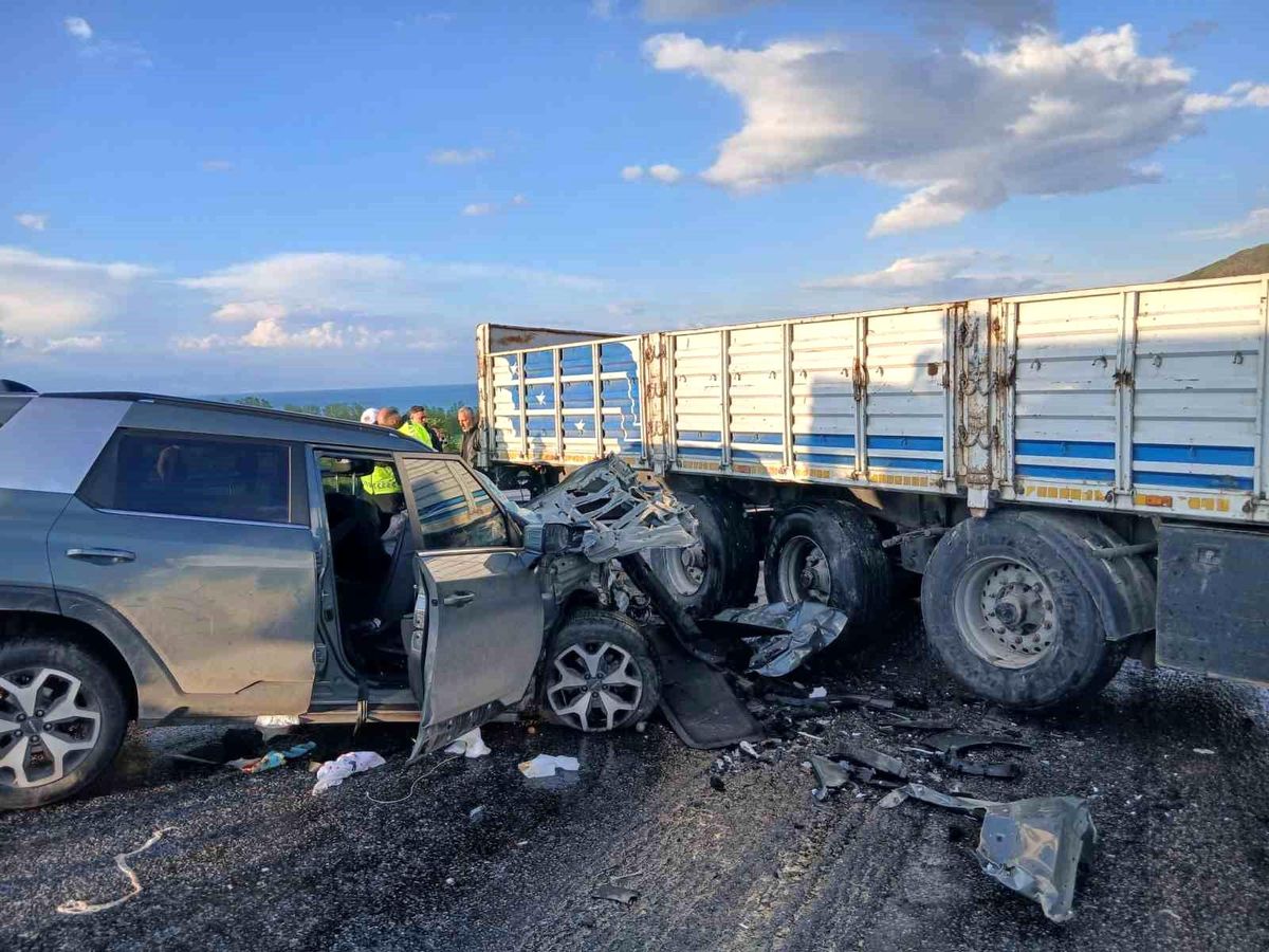 Bitlis'te Trafik Kazası: 6 Yaralı