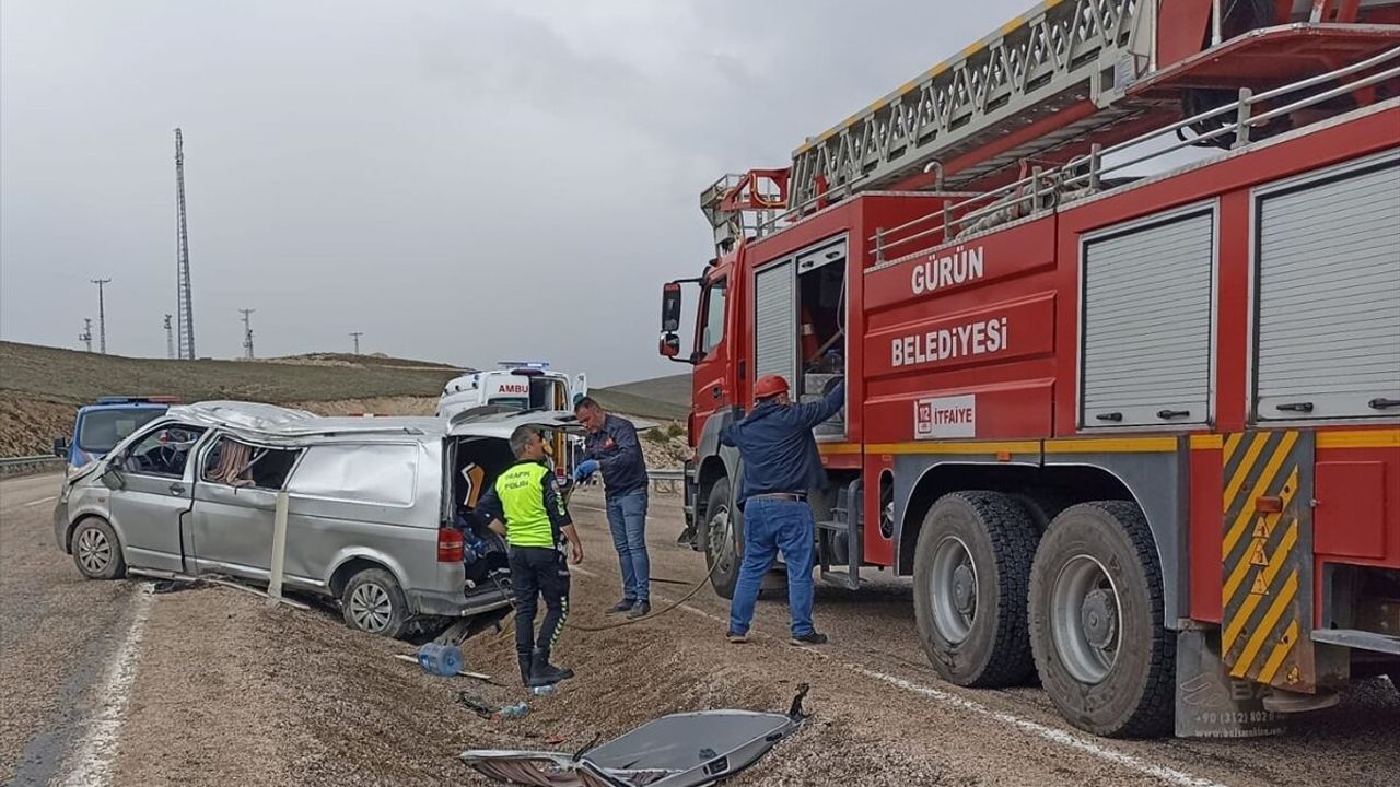 SON DAKİKA: Sivas Gürün’de feci trafik kazası, 1 ölü 8 yaralı