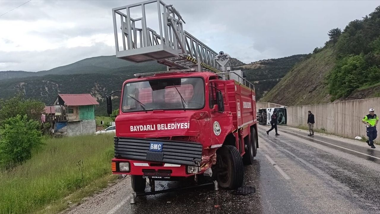 Tokat trafik kazası: Cenazeden dönen midibüs Reşadiye’de devrildi, 4 yaralı