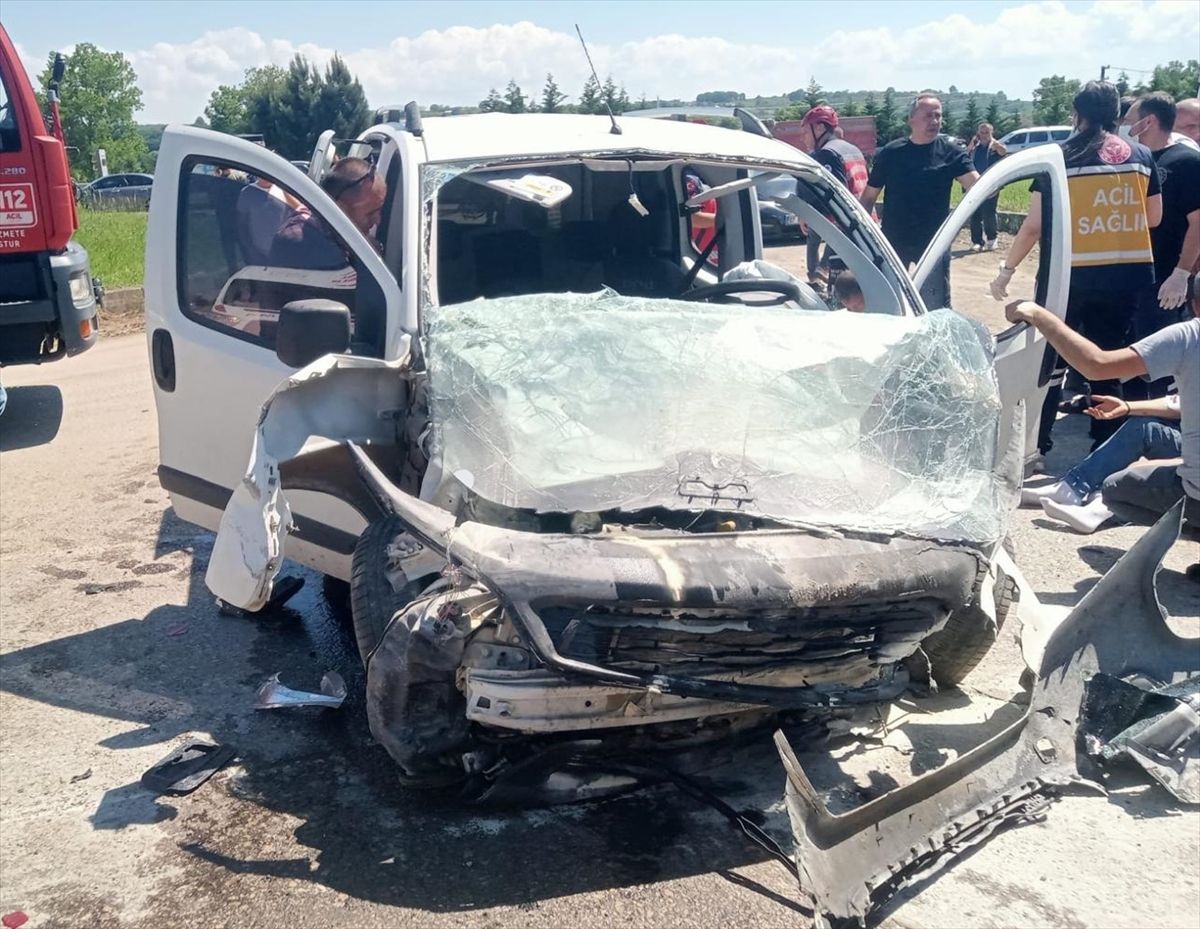 Kaynarca'da Trafik Kazası: 7 Yaralı