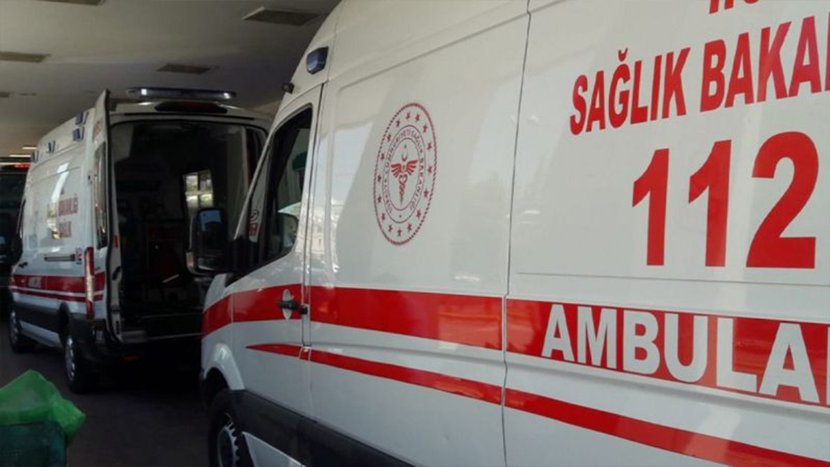 Şanlıurfa’da bayramda trafik kazası! Otomobil refüje çıktı