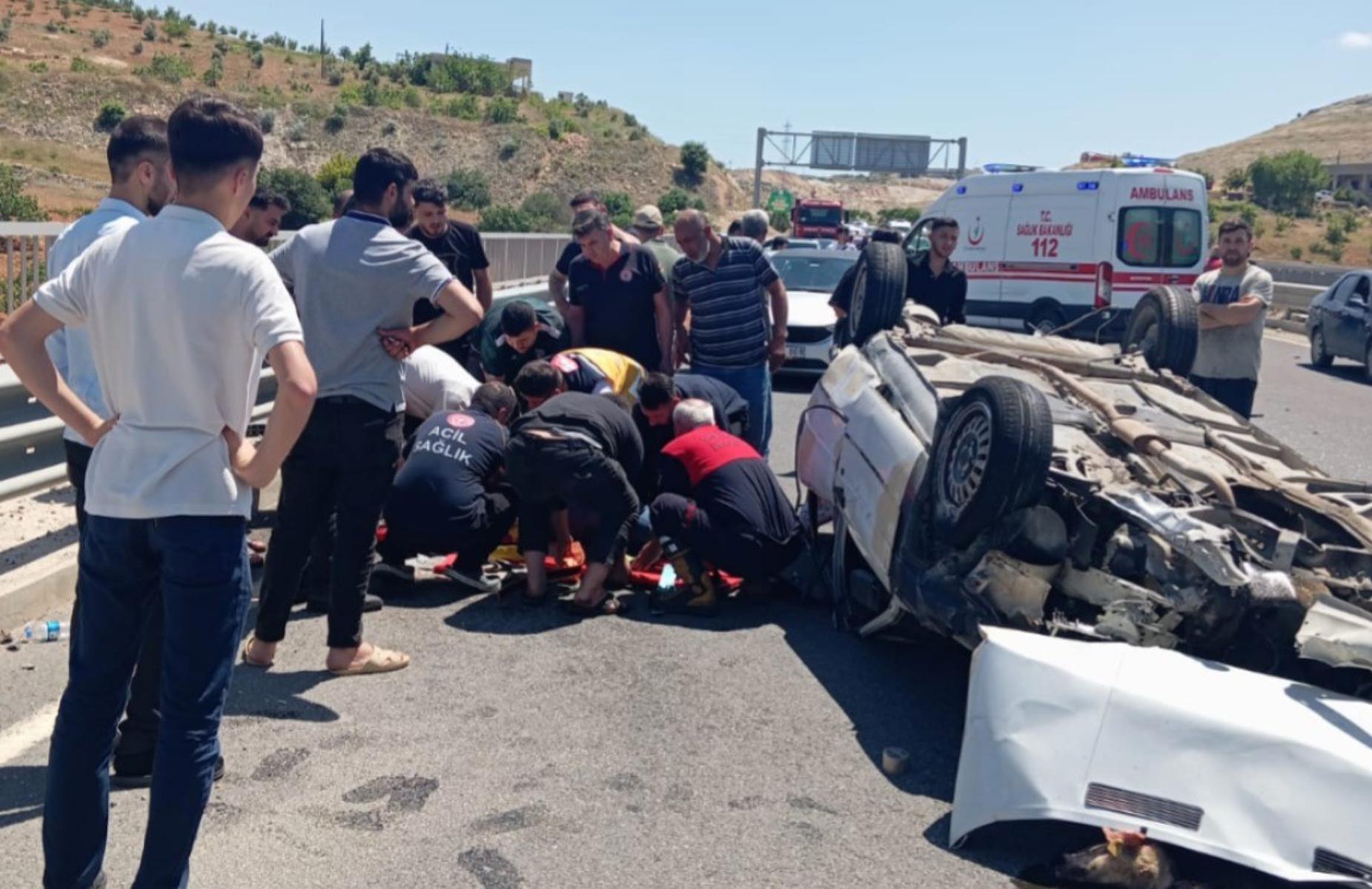 Bayram sabahı feci kaza. Kurbanı kesip yola çıktılar, araçları takla attı