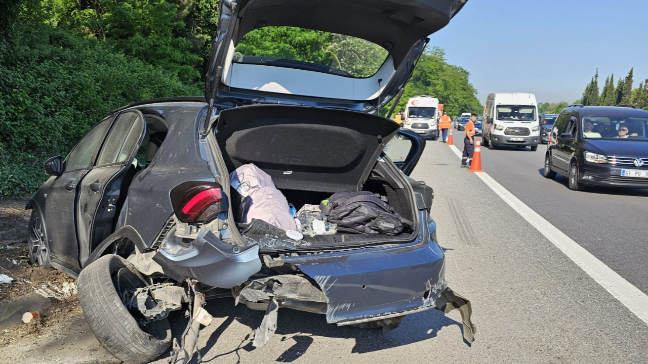 Bayram tatili yolculuğu hastanede bitti: 3 kişi yaralandı