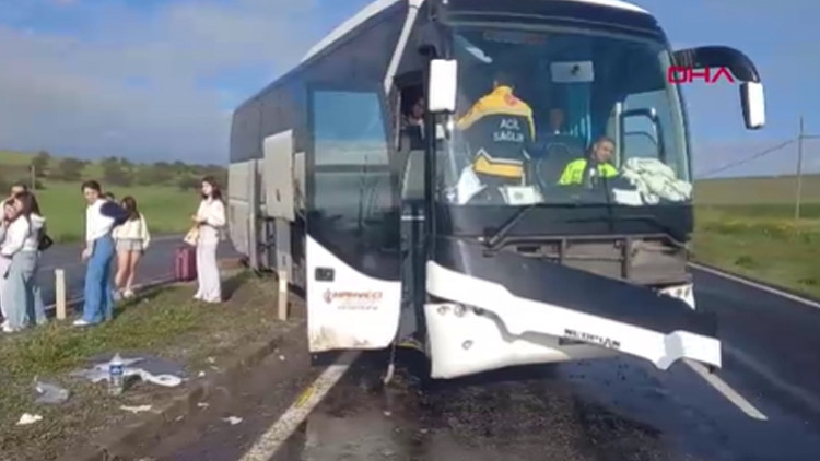 Aksaray'da tur otobüsü kaza yaptı: Çok sayıda yaralı