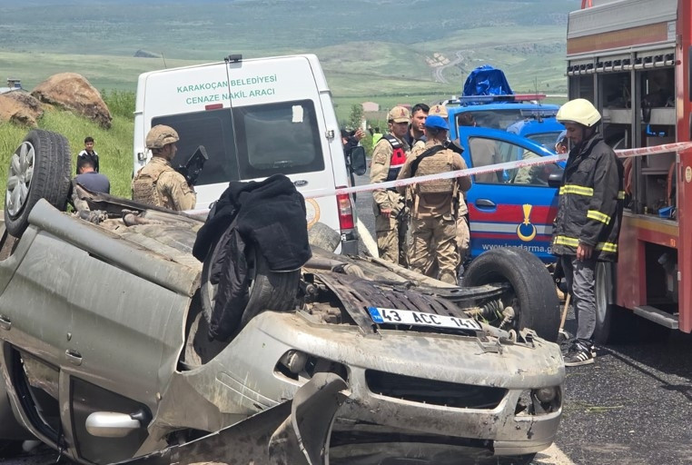 Elazığ’da feci kaza: Şoför hayatını kaybetti, 3 yolcu yaralı