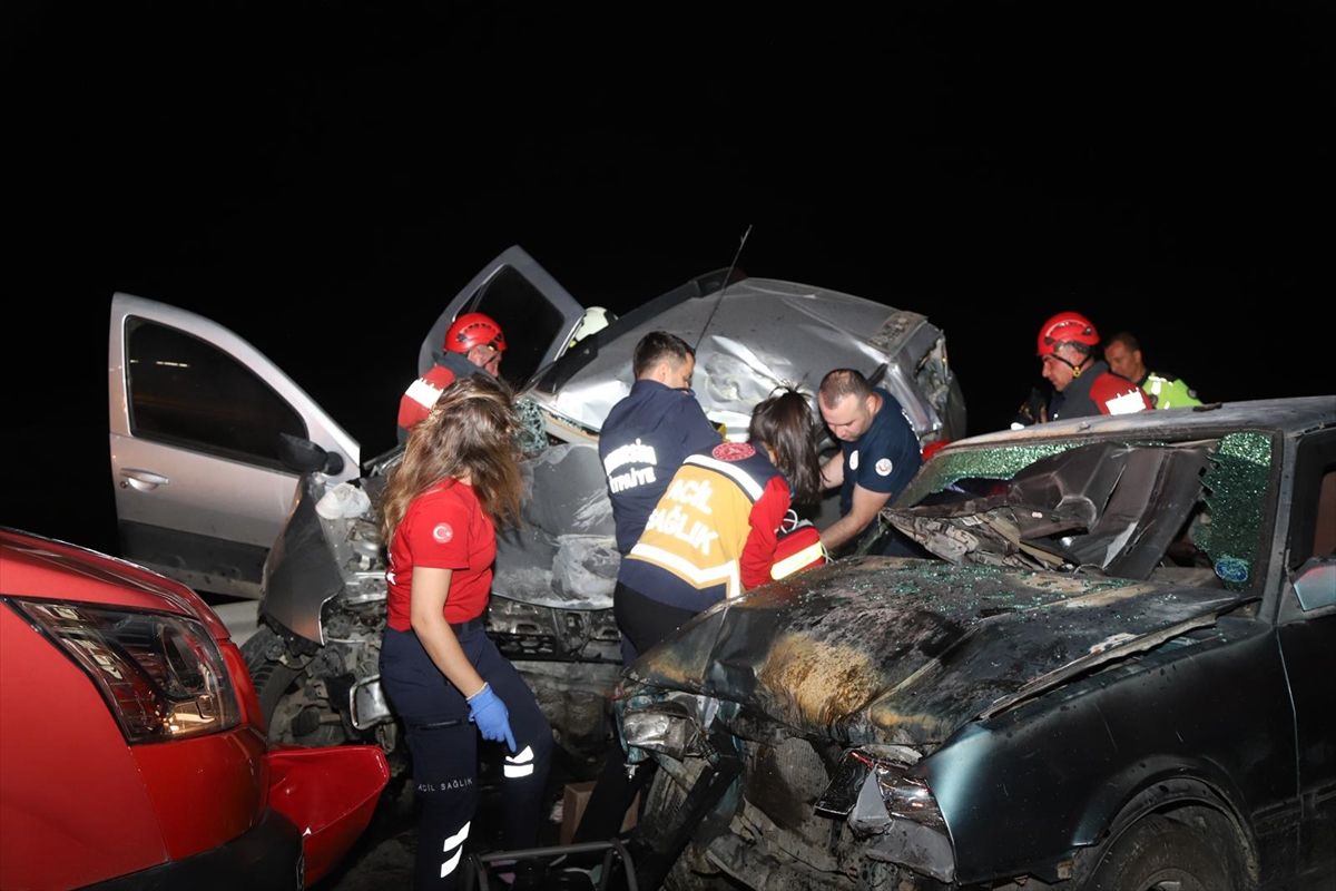 Mersin'de Trafik Kazası: 1 Ölü, 5 Yaralı