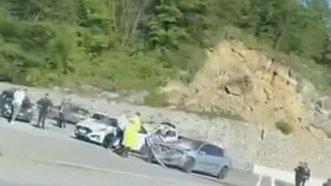 Sapça tüneli mevkiinde trafik kazası