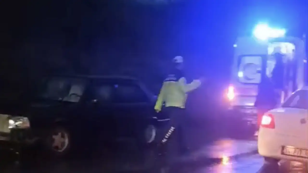Yağışlı hava kaza getirdi