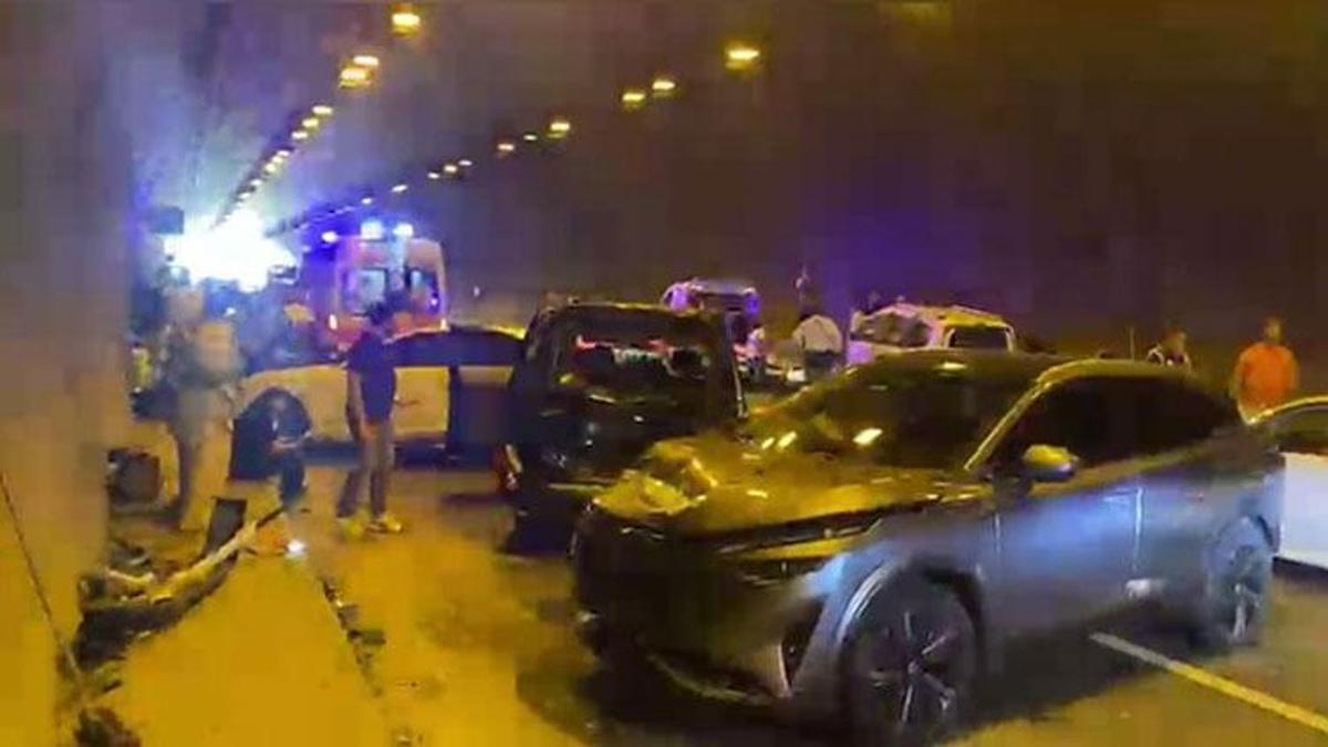 Taşoluk Tüneli'nde 6 aracın karıştığı zincirleme trafik kazasında 2 kişi yaralandı