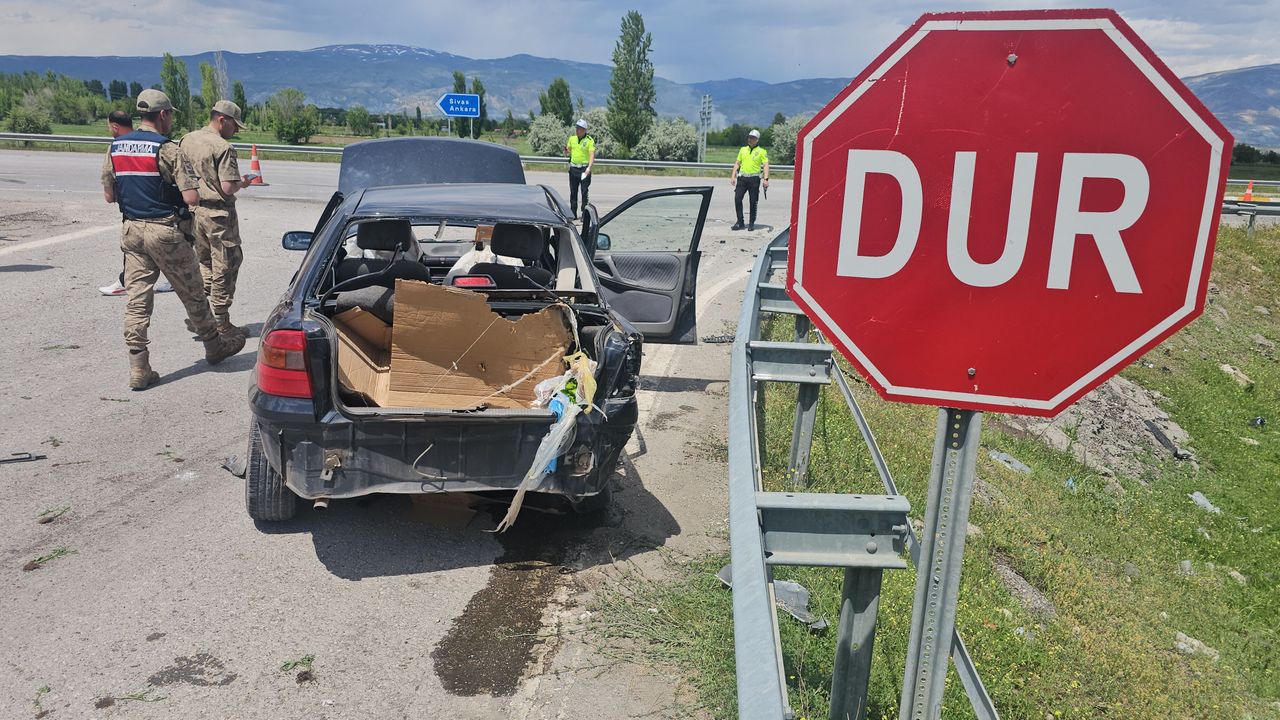 Erzincan Kemah Kavşağı’nda trafik kazası: 4 kişi yaralandı