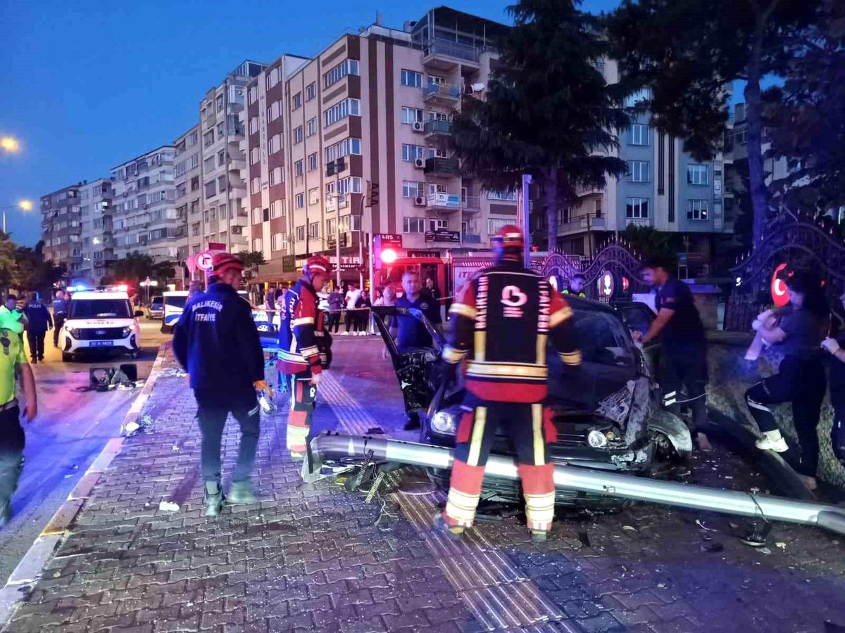 Balıkesir'de Trafik Kazası: 1 Ölü, 1 Yaralı
