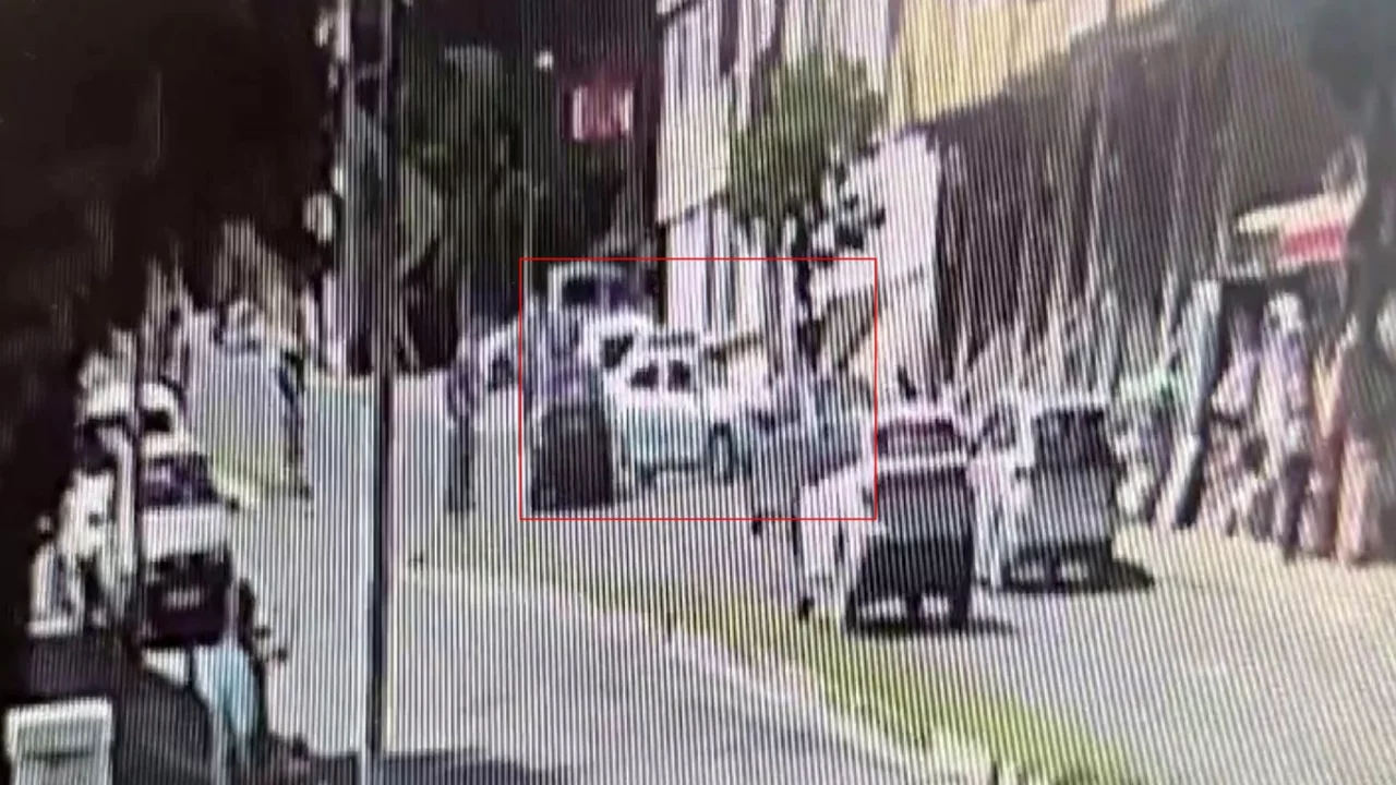 Durağa Giren Araç Dehşet Saçtı! Ağır Yaralının Oğlundan Sert Tepki