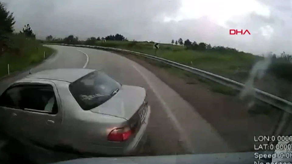 Karabük Safranbolu Trafik Kazası: Minibüs Ve Otomobil Çarpıştı, 6 Kişi Yaralandı