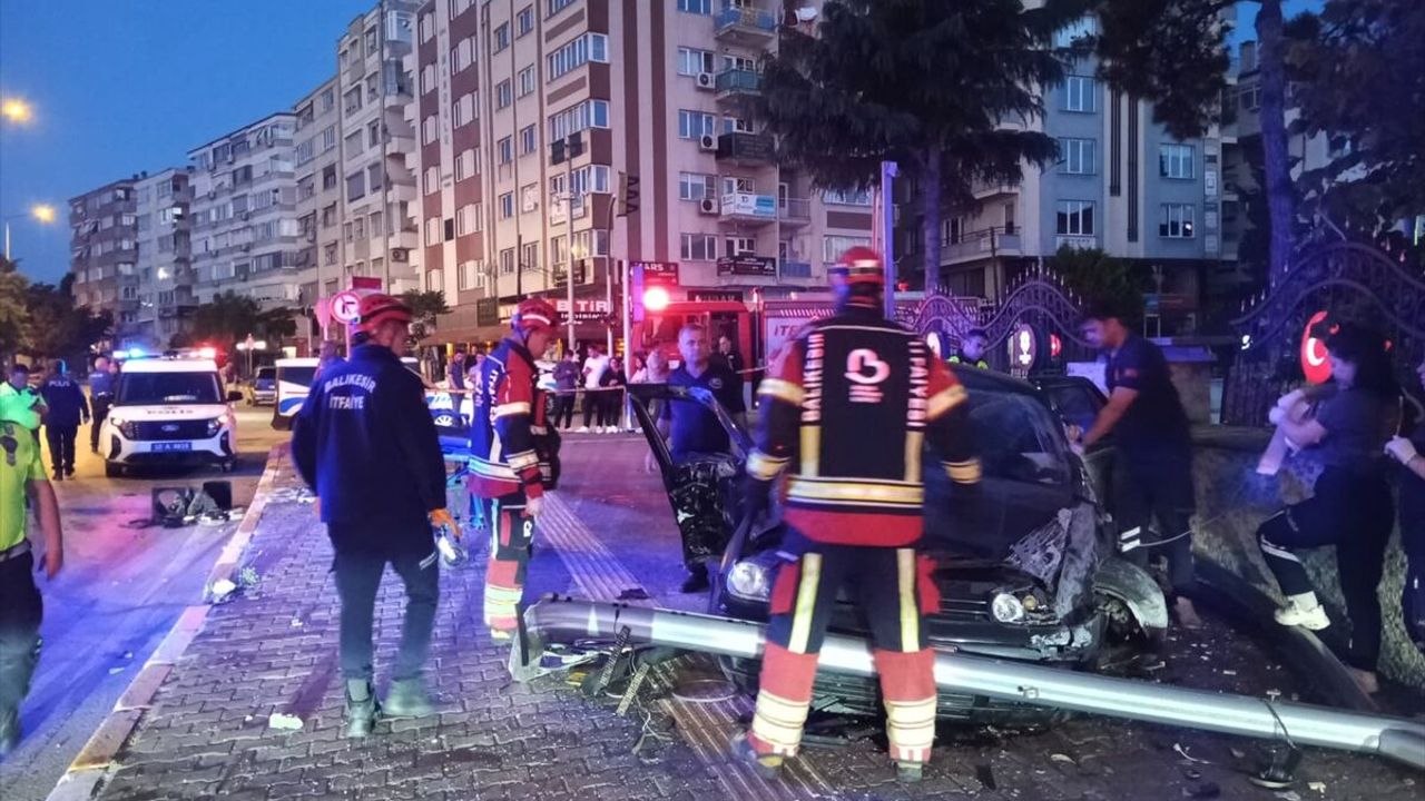 SON DAKİKA: Balıkesir Karesi’de otomobilin duvara çarptığı trafik kazasında 1 ölü, 1 yaralı