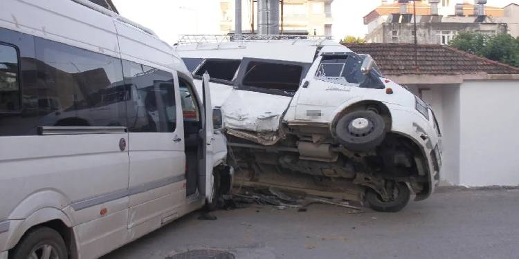 Trafik kazasında 5 kadın işçi yaralandı