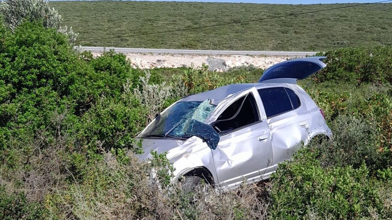 Didim trafik kazasında otomobil şarampole devrildi: 2 kişi hayatını kaybetti