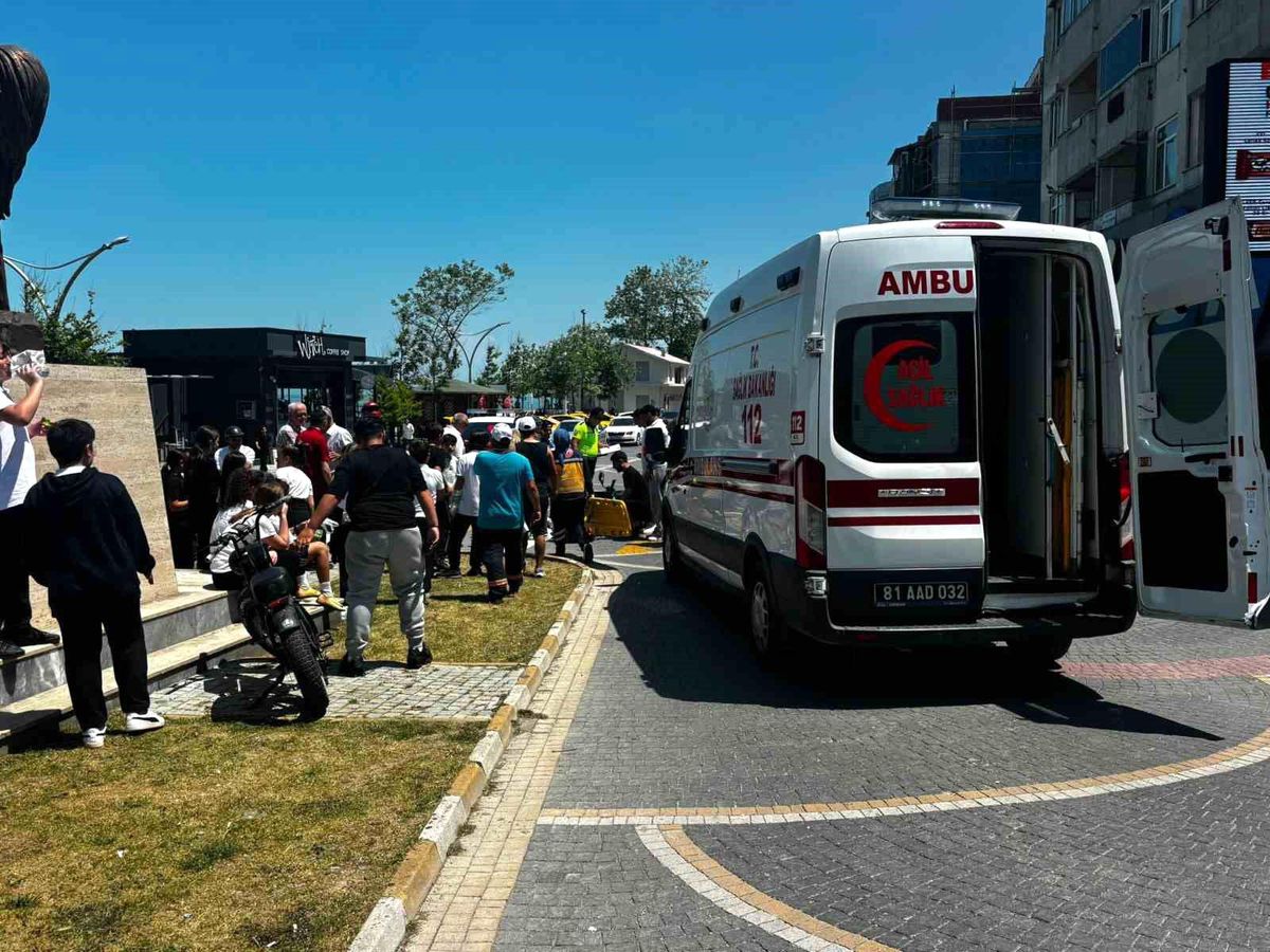 Akçakoca'da Trafik Kazası: Motosiklet Sürücüsü Yaralı