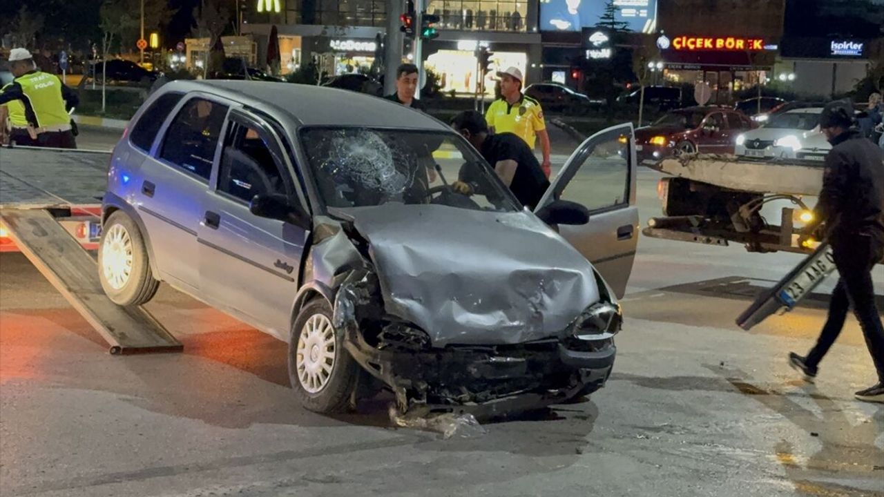 Elazığ’da iki aracın çarpıştığı trafik kazasında 11 yaralı