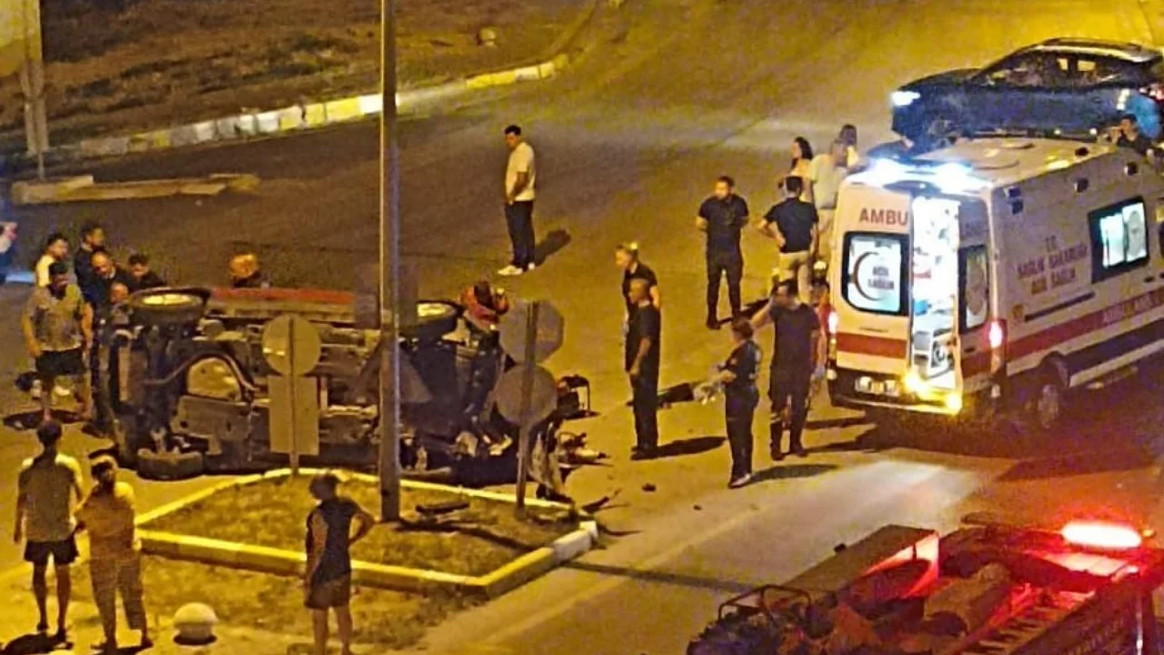 Gece yarısı korkutan kaza! Otomobil takla attı, sürücü araçta sıkıştı