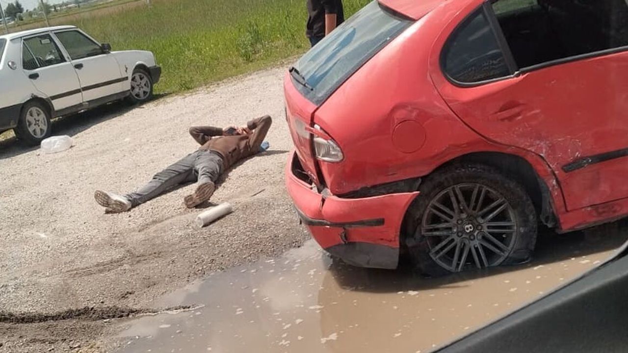 Nevşehir Tepeköy Girişinde Feci Kaza: 2 Otomobil Çarpıştı
