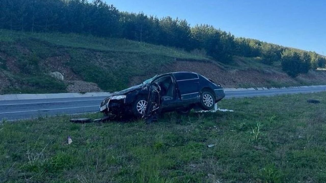 Ardahan-Göle yolundaki trafik kazasında otomobil devrildi: 25 yaşındaki sürücü hayatını kaybetti