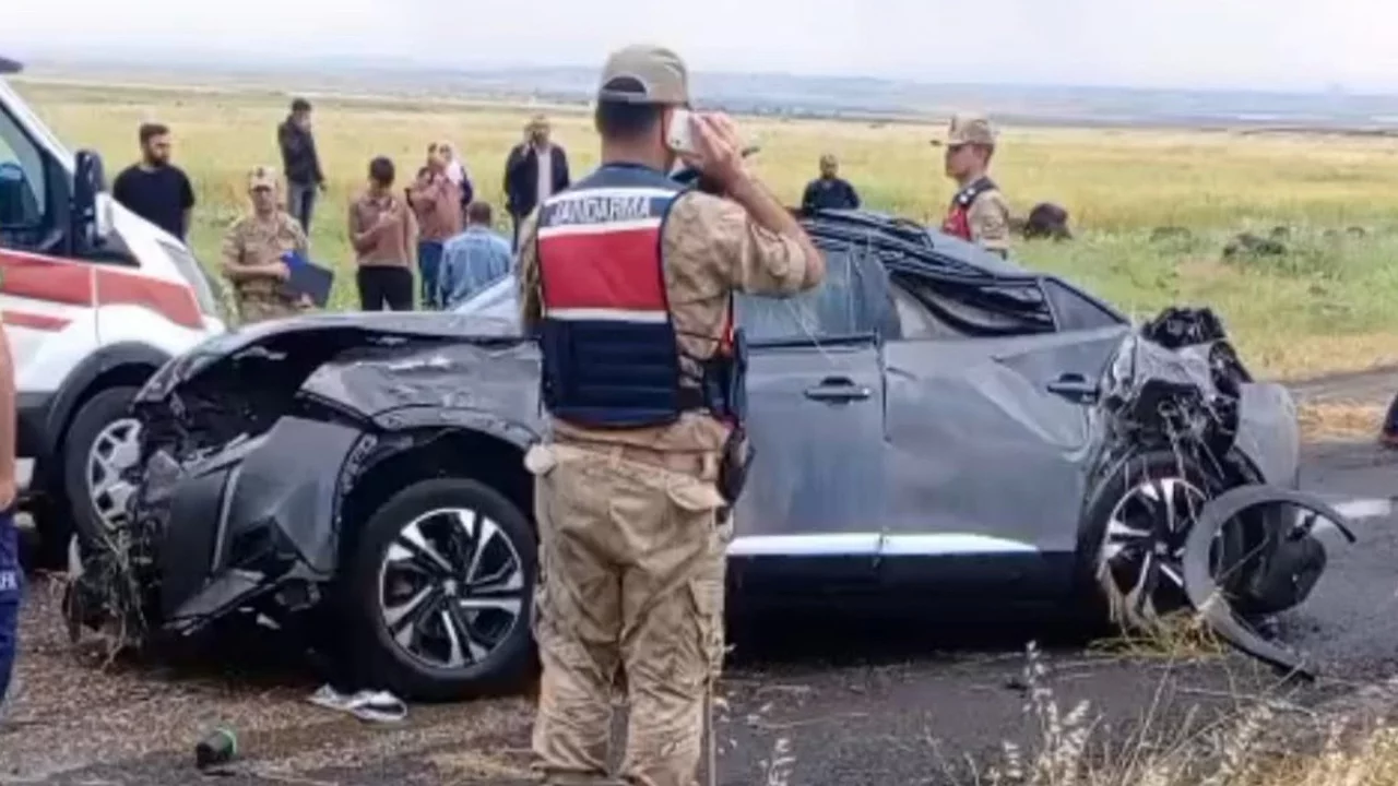 Nişan dönüşü korkunç kaza! Hayatlarını kaybettiler...