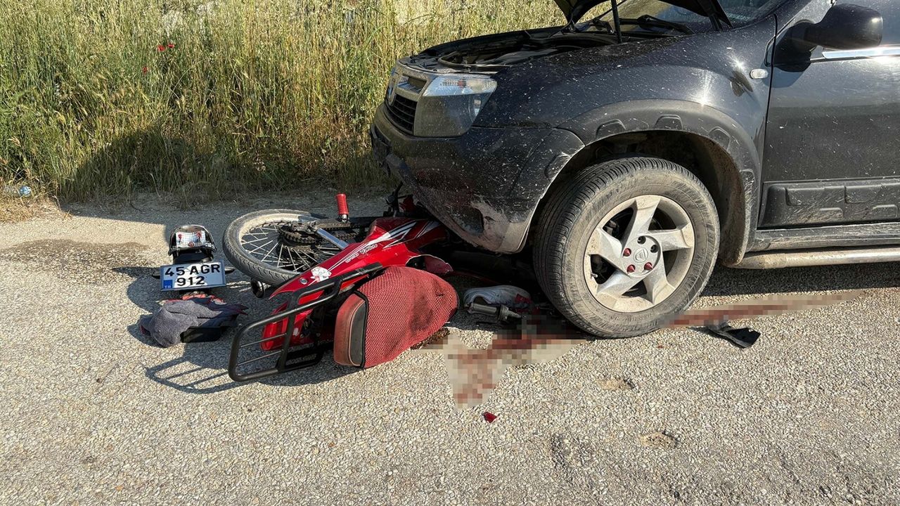 Kula'da trafik kazası: 18 yaşındaki genç ölümden döndü
