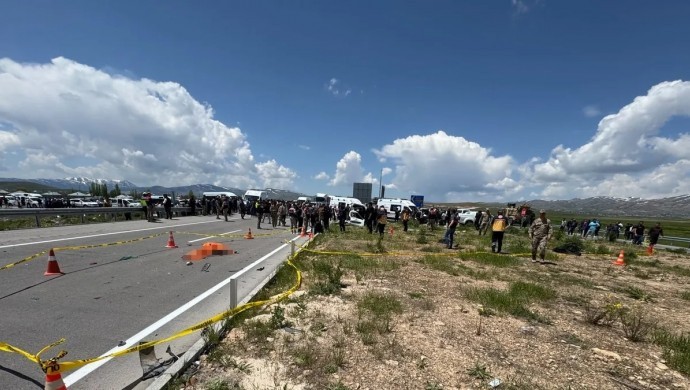 Wan’da trafik kazası: 4 kişi hayatını kaybetti