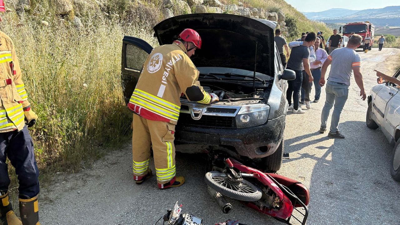 Manisa'da trafik kazası: 18 yaşındaki genç ölümden döndü