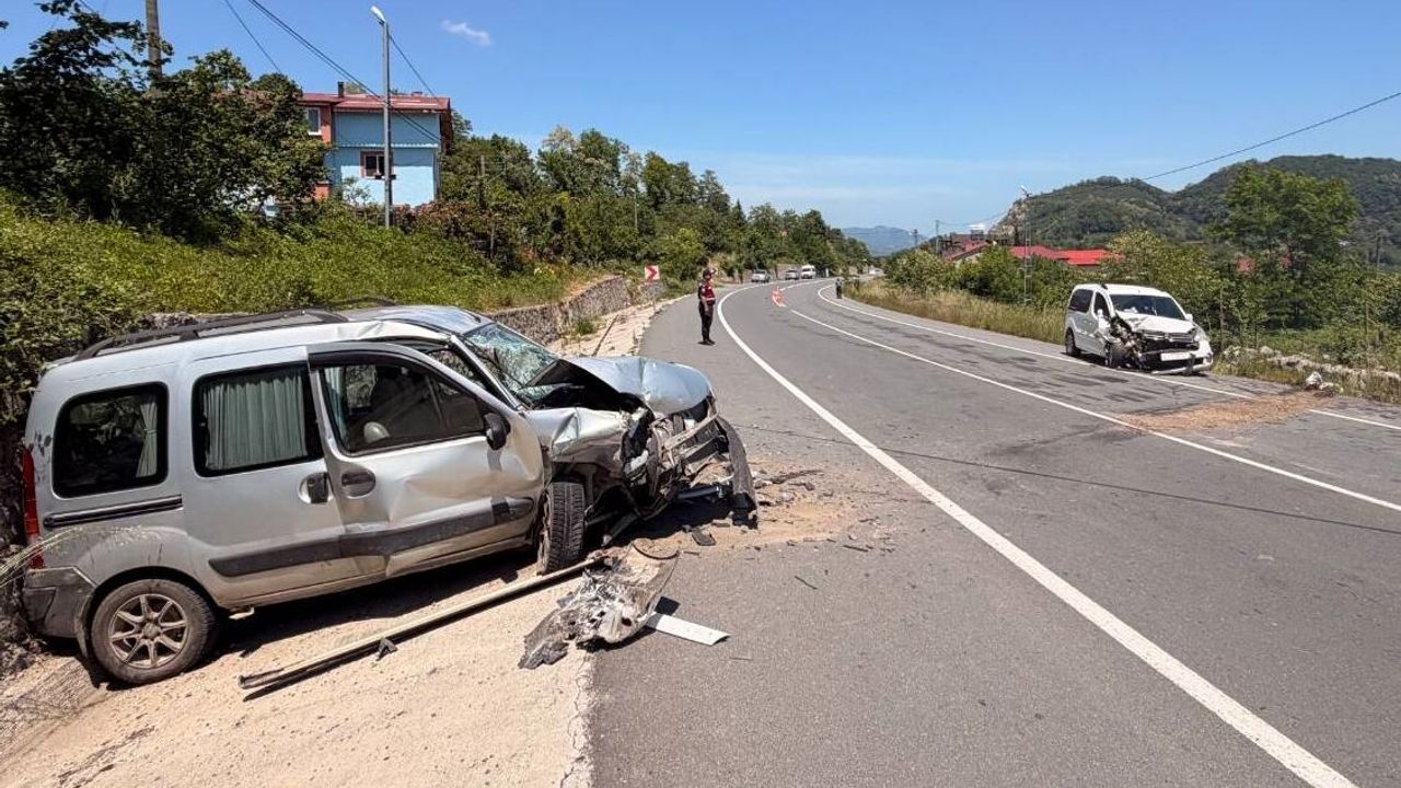 Ordu trafik kazası: Ulubey’de 3 araç çarpıştı, 7 kişi yaralandı