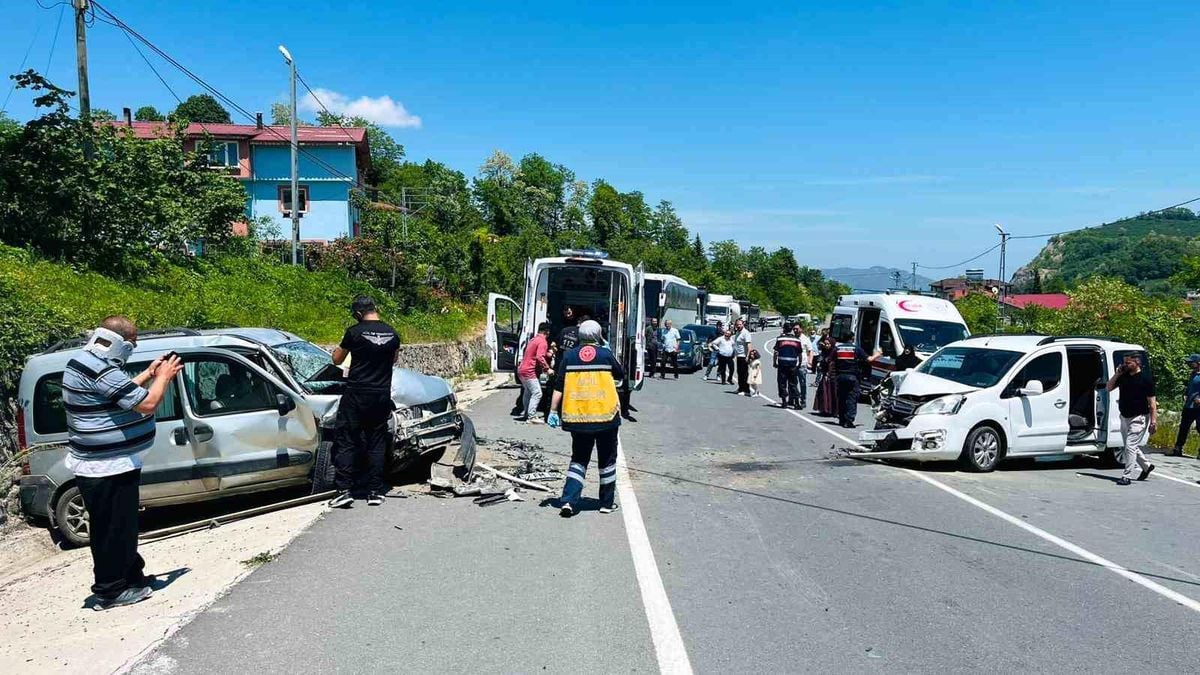 Ordu'da 3 aracın karıştığı trafik kazası: 7 yaralı