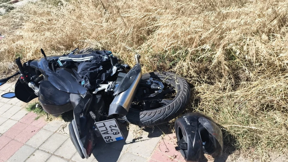 Edirne Keşan’da motosiklet kazası! 18 yaşındaki sürücü kask sayesinde ölümden döndü | YEREL HABERLER