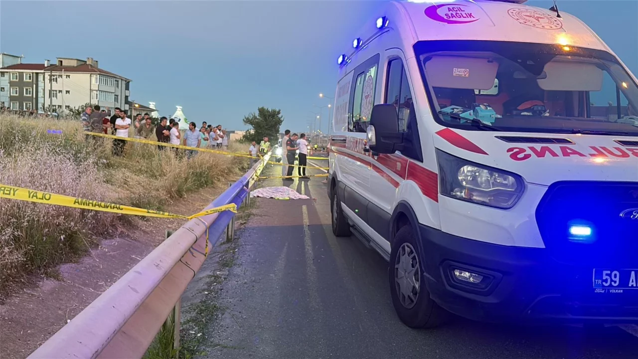 Çorlu'da çevre yolunda acı kaza: 15 yaşındaki Rabia yaşamını yitirdi
