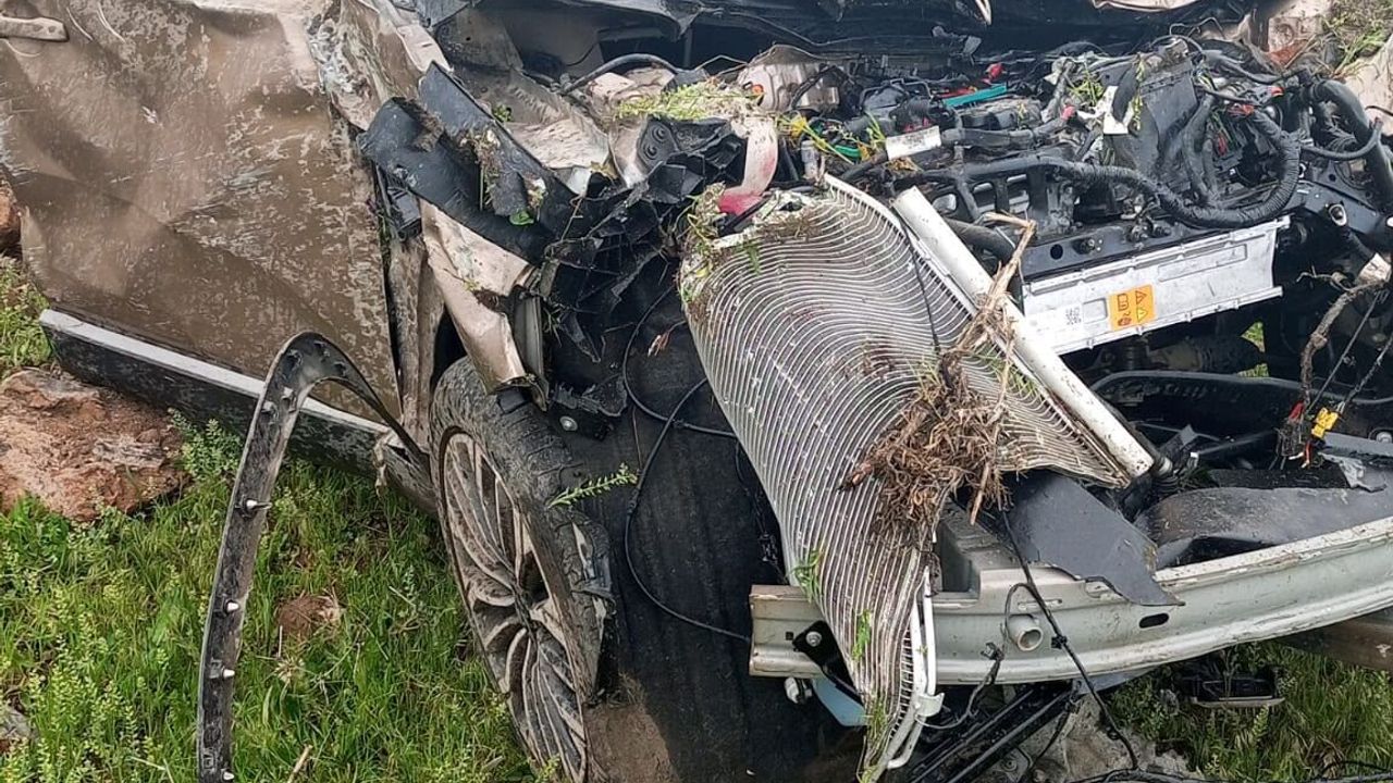 Dağpınar Mevkiinde Trafik Kazası: 2 Kişi Yaralandı
