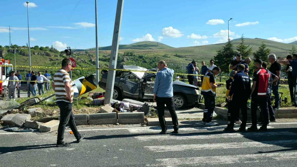Bünyan'da Trafik Kazası: 2 Ölü, 4 Yaralı