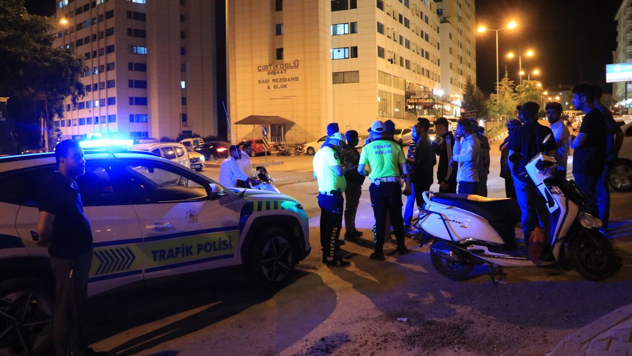 Kilis Mehmet Sanlı Mahallesi'nde iki motosikletin çarpıştığı trafik kazasında 5 yaralı