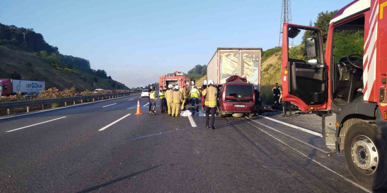 Kuzey Marmara Otoyolu'nda Acı Kaza: Biri Bebek 3 Kişi Hayatını Kaybetti